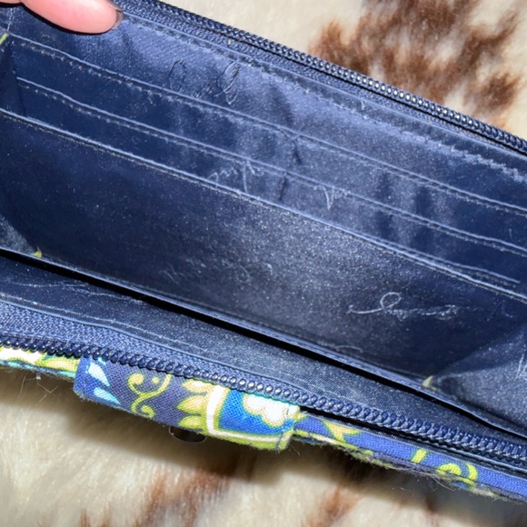Vera Bradley Blue Green Paisley Turn Lock Zip Around Wallet Wristlet EUC 💚💛💙 - Picture 5 of 5